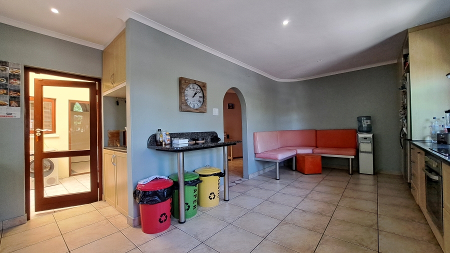5 Bedroom Property for Sale in Table View Western Cape